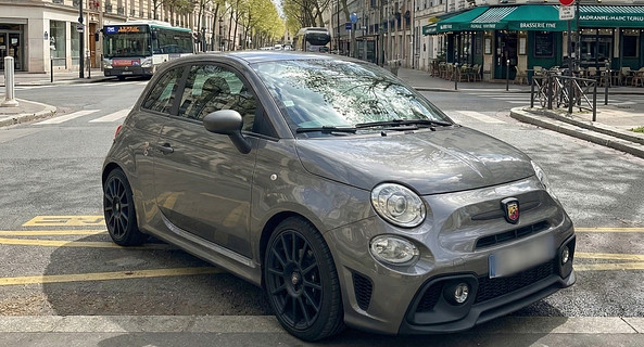 location-ABARTH-Paris-roadstr