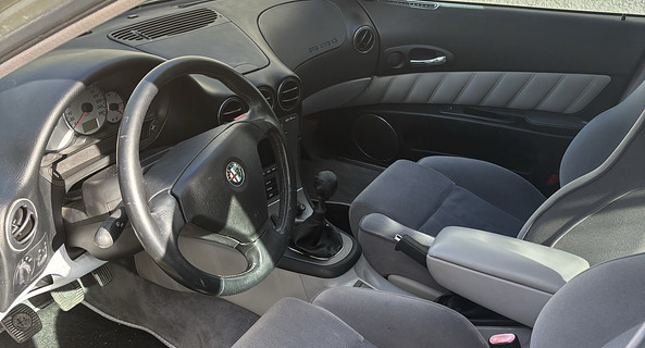 location-ALFA ROMEO-Solliès-Pont-roadstr