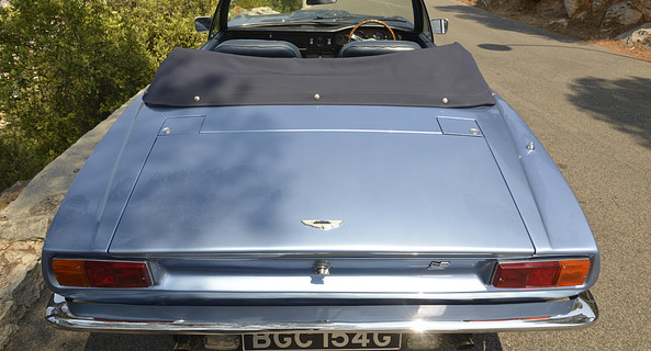 location-ASTON MARTIN-Nice-roadstr