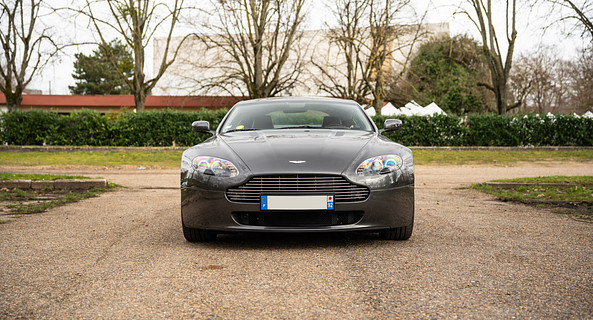 location-ASTON MARTIN-Courbevoie-roadstr