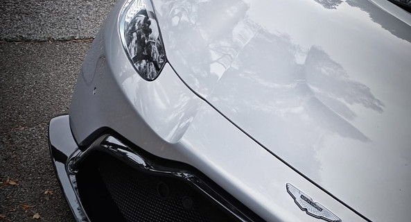 location-ASTON MARTIN-Lyon-roadstr