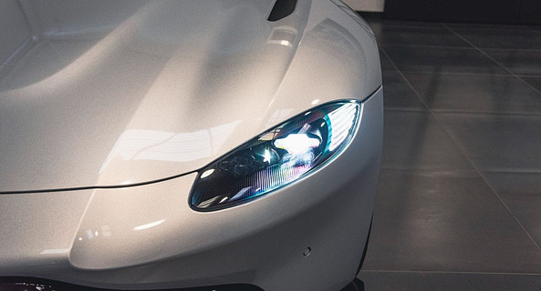 location-ASTON MARTIN-Lyon-roadstr