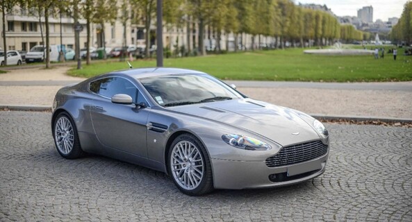 location-ASTON MARTIN-Paris-roadstr