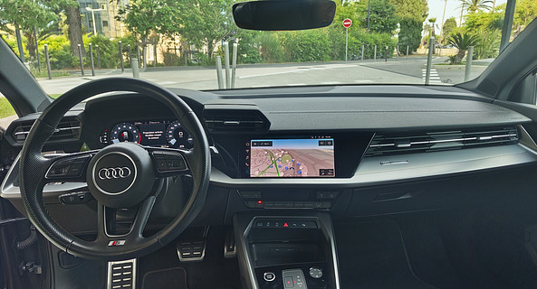 location-AUDI-Nice-roadstr