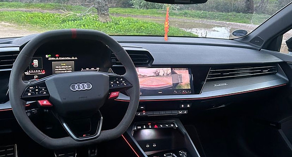 location-AUDI-Fréjus-roadstr