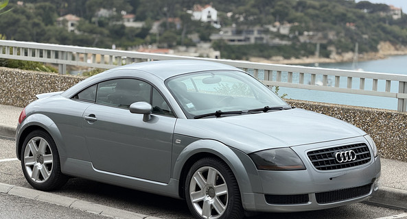 location-AUDI-Chassieu-roadstr