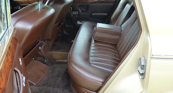location-BENTLEY-Privas-roadstr