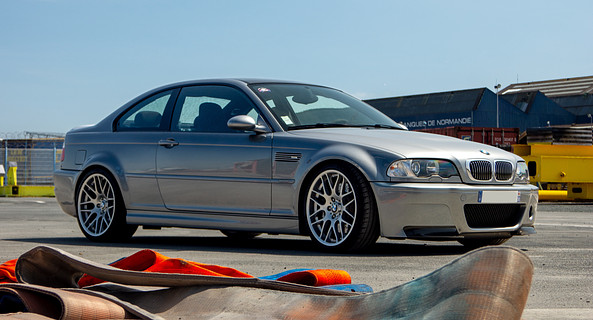 location-BMW-Marquefave-roadstr