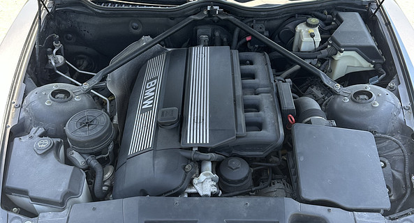 location-BMW-Le Puy-Sainte-Réparade-roadstr