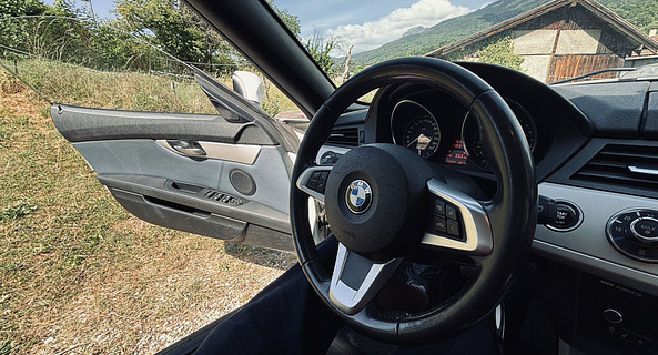 location-BMW-Vaulnaveys-le-Haut-roadstr