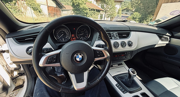 location-BMW-Vaulnaveys-le-Haut-roadstr