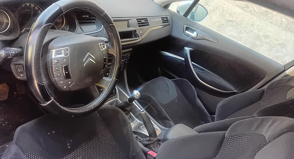 location-CITROEN-Montlouis-sur-Loire-roadstr