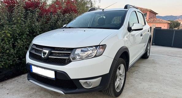 location-DACIA-Calenzana-roadstr