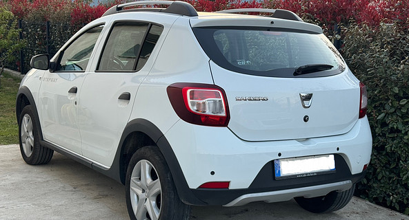 location-DACIA-Calenzana-roadstr