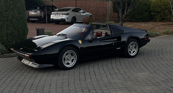 location-FERRARI-Grimaud-roadstr