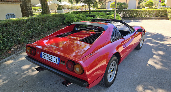 location-FERRARI-Le Lavandou-roadstr