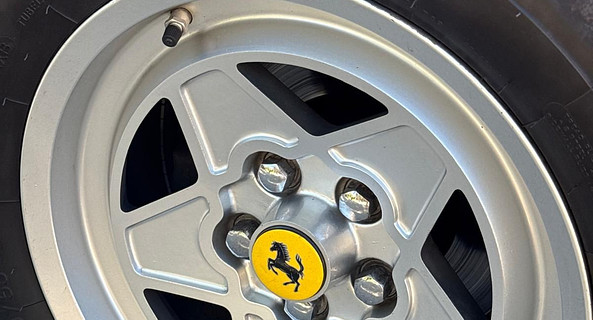 location-FERRARI-Le Lavandou-roadstr