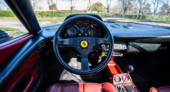 location-FERRARI-Courbevoie-roadstr