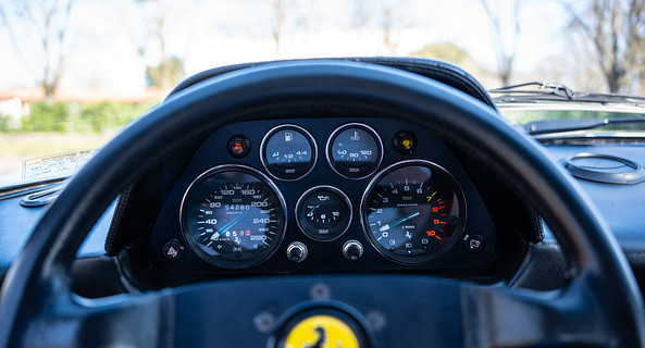 location-FERRARI-Courbevoie-roadstr