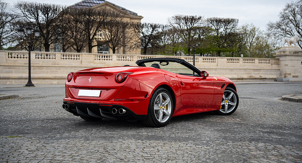 location-FERRARI-Paris-roadstr