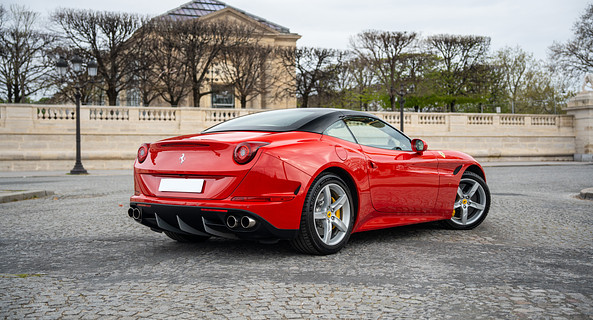 location-FERRARI-Paris-roadstr
