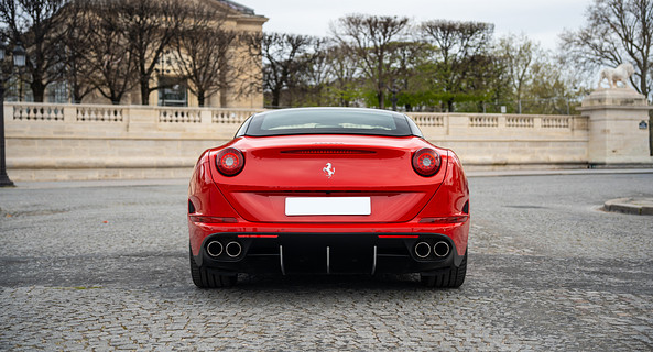location-FERRARI-Paris-roadstr