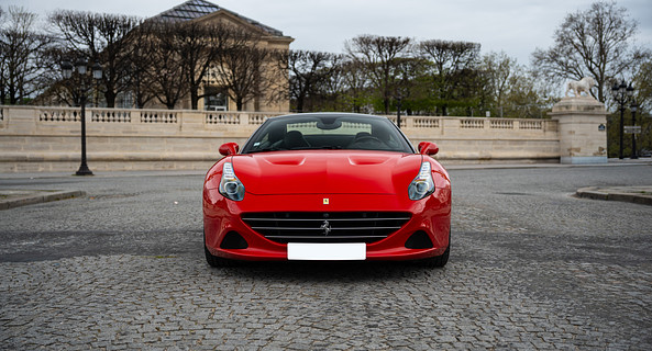 location-FERRARI-Paris-roadstr