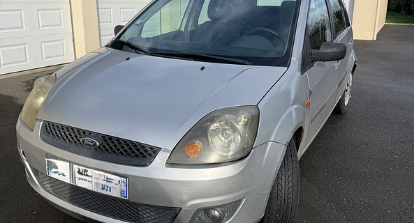 location-FORD-Argentré-du-Plessis-roadstr