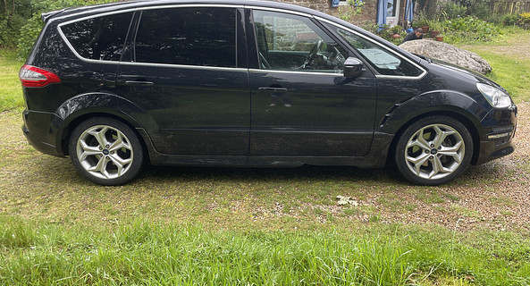 location-FORD-Saint-Sauveur-de-Montagut-roadstr