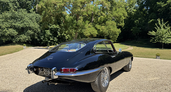 location-JAGUAR-Courbevoie-roadstr