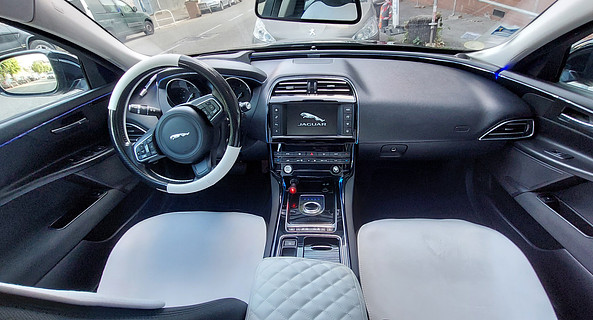 location-JAGUAR-Nice-roadstr