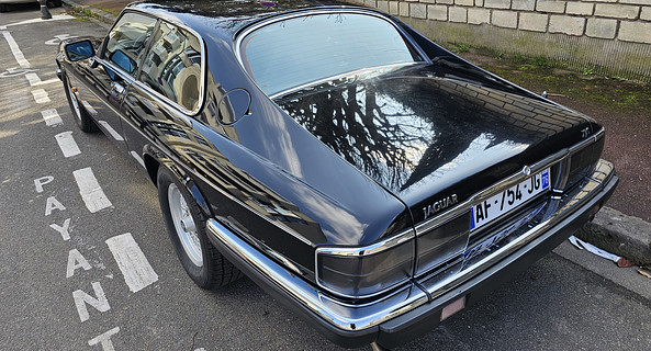 location-JAGUAR-Paris-roadstr