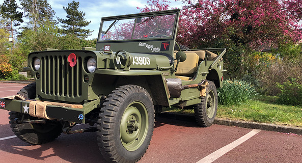 location-JEEP-La Chapelle-Longueville-roadstr
