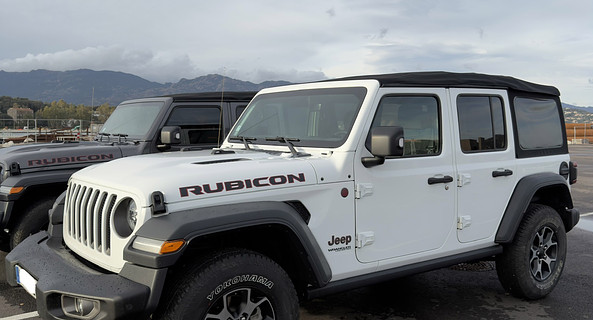 location-JEEP-Figari-roadstr
