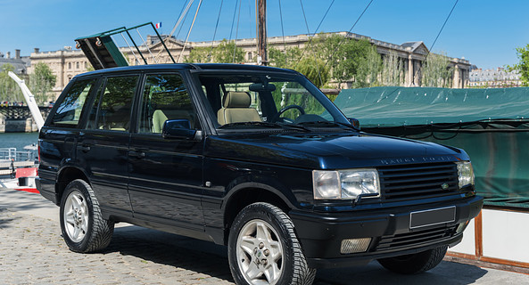location-LAND ROVER-Paris-roadstr