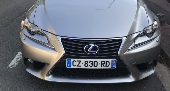 location-LEXUS-Versailles-roadstr