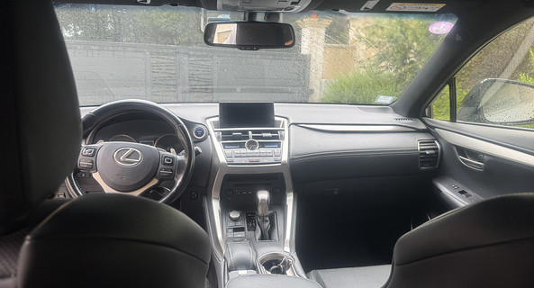 location-LEXUS-Saint-Restitut-roadstr
