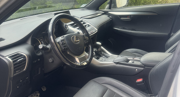 location-LEXUS-Saint-Restitut-roadstr