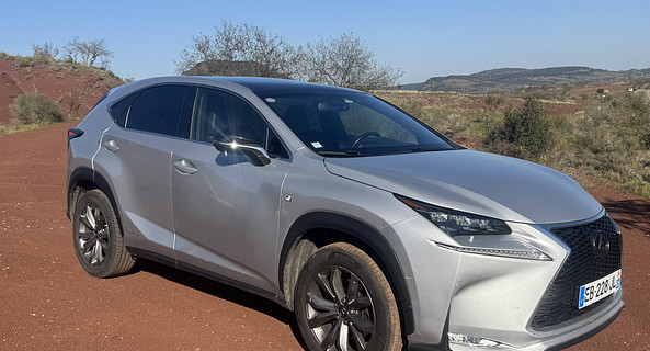 location-LEXUS-Saint-Restitut-roadstr
