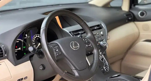 location-LEXUS-Sainghin-en-Mélantois-roadstr