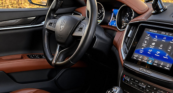 location-MASERATI-Bruges-roadstr