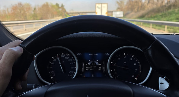location-MASERATI-Montbrison-roadstr