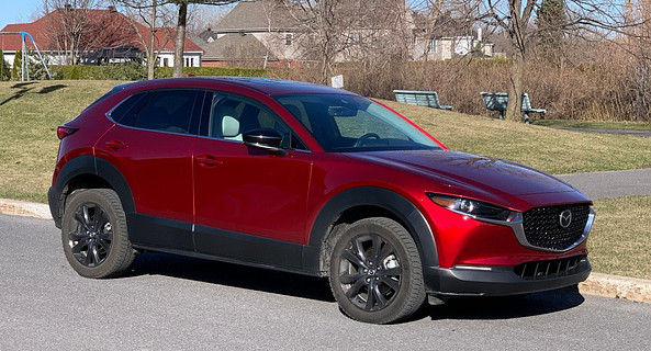 location-MAZDA-Magny-le-Désert-roadstr