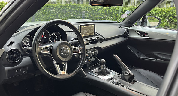 location-MAZDA-Paris-roadstr