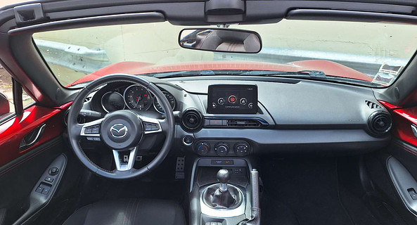 location-MAZDA-Paris-roadstr
