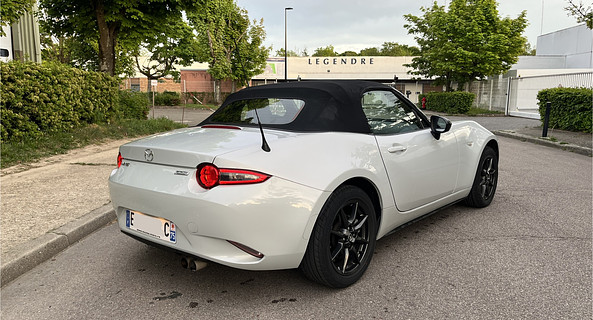 location-MAZDA-Paris-roadstr