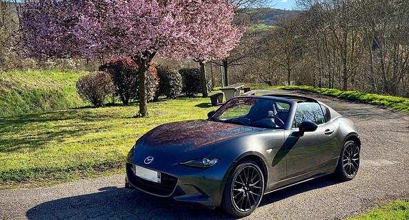 location-MAZDA-Trèves-roadstr