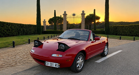 location-MAZDA-Le Lavandou-roadstr