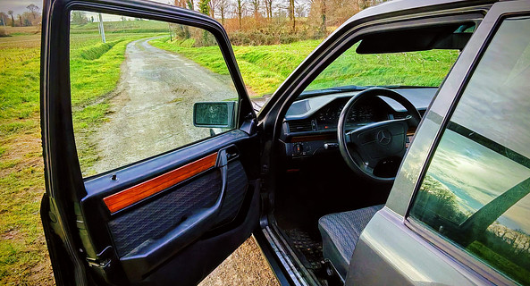 location-MERCEDES-BENZ-Pacé-roadstr