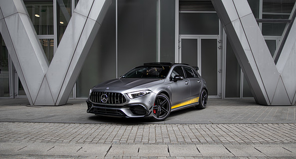 location-MERCEDES-BENZ-Puteaux-roadstr